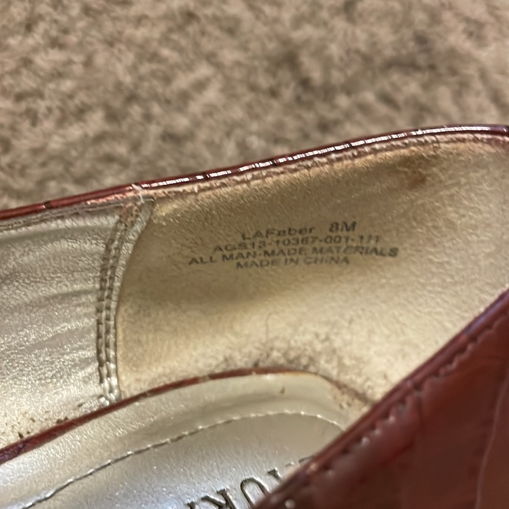 Red heels - Picture 4 of 5